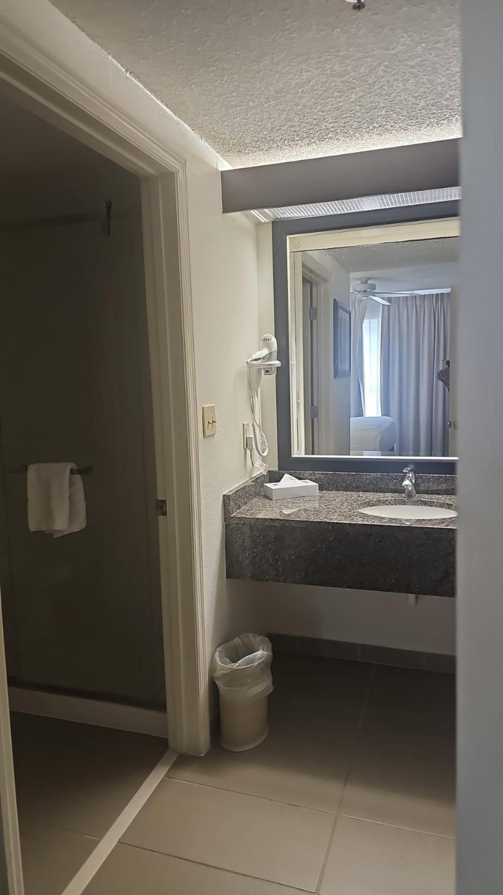Montreal Suites オーランド エクステリア 写真